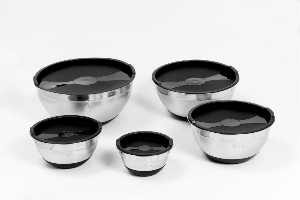 Skålsæt med 5 metal skåle, med låg og skridsikker bund