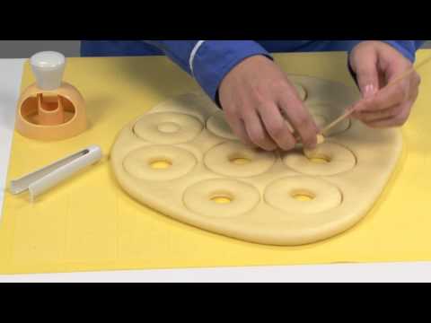 Video: Doughnut udstikker med tang fra Tescoma